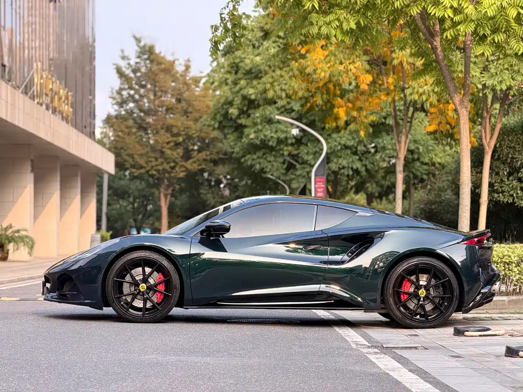 Lotus Emira — фото 4