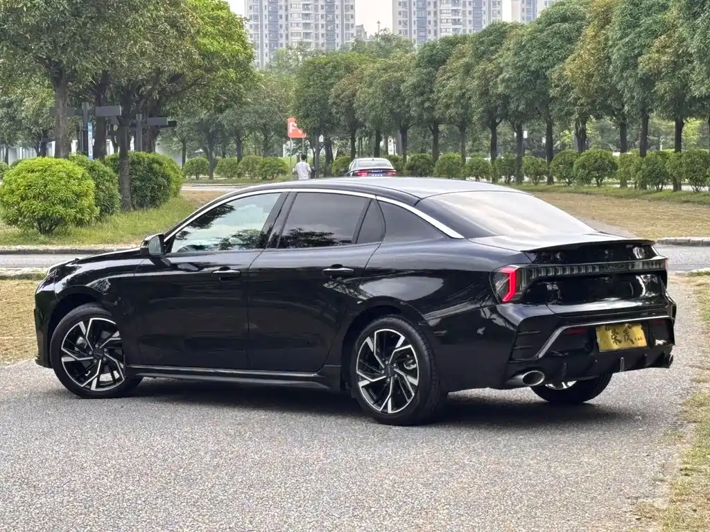 Lynk & Co 03 — фото 6
