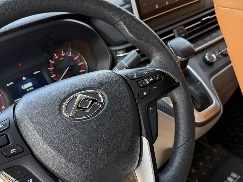 MAXUS V90 RV — фото 10