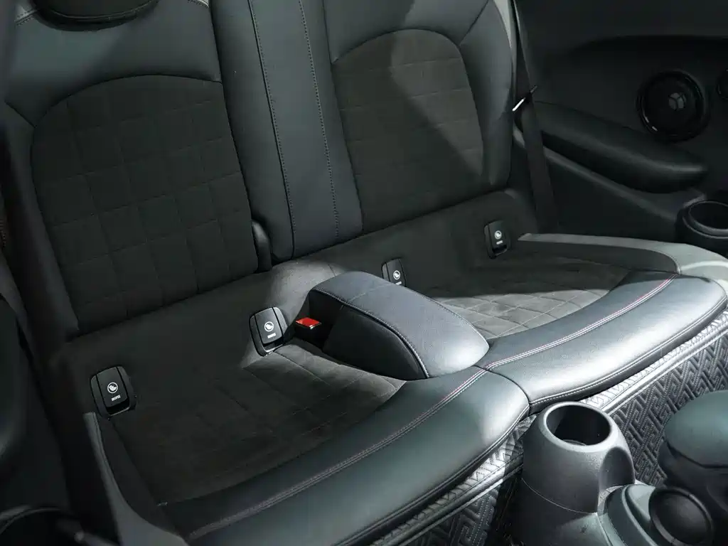 MINI Mini JCW — фото 11