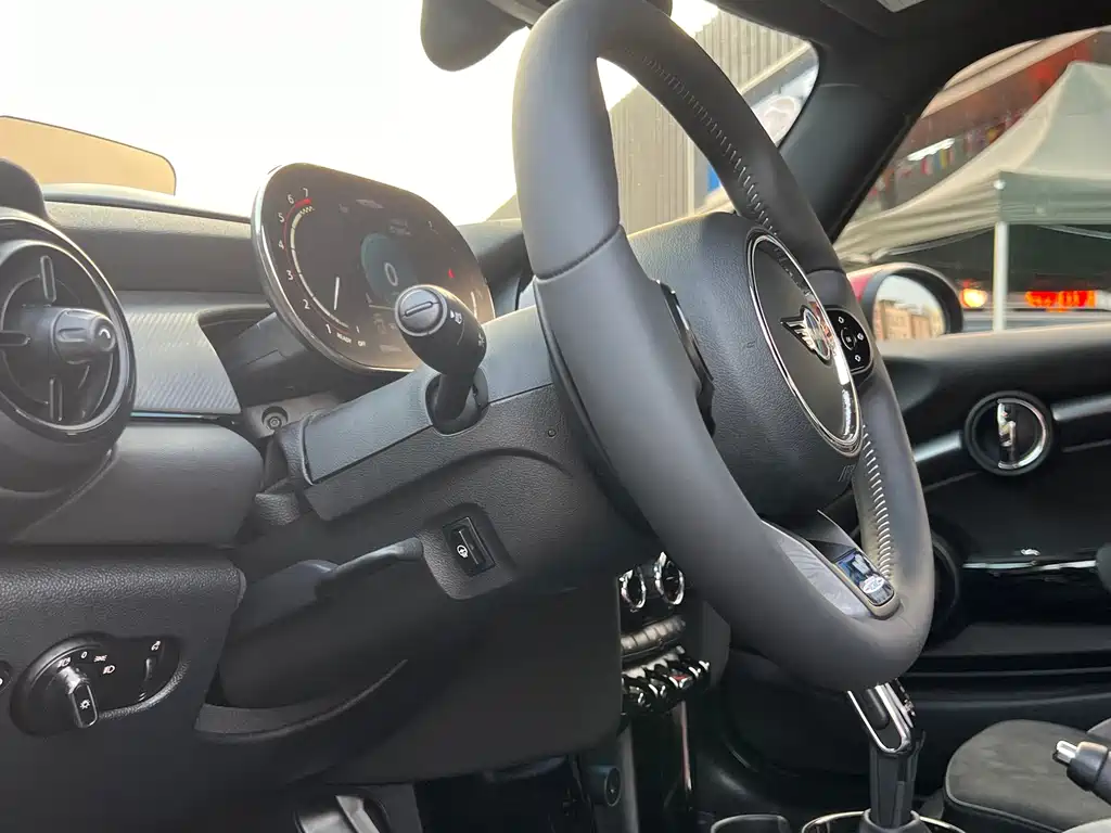 MINI Mini JCW — фото 9