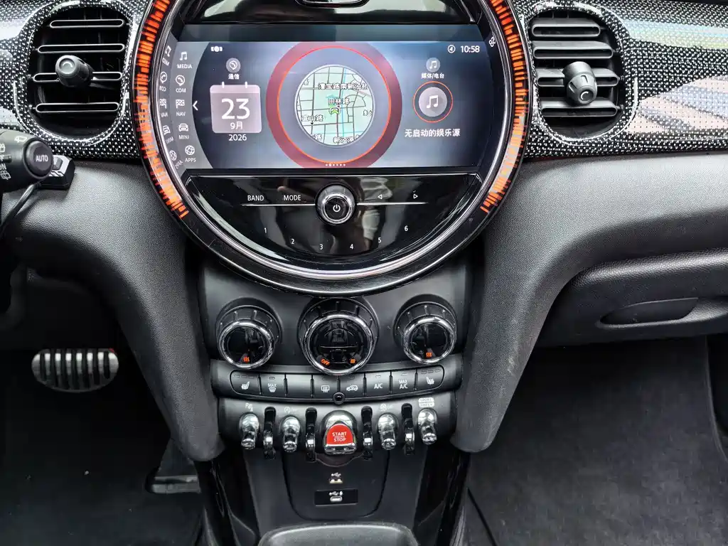 MINI Mini JCW — фото 17