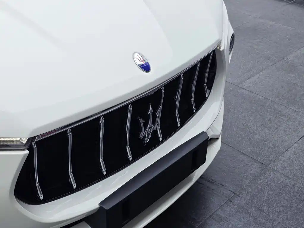 Maserati Levante — фото 11