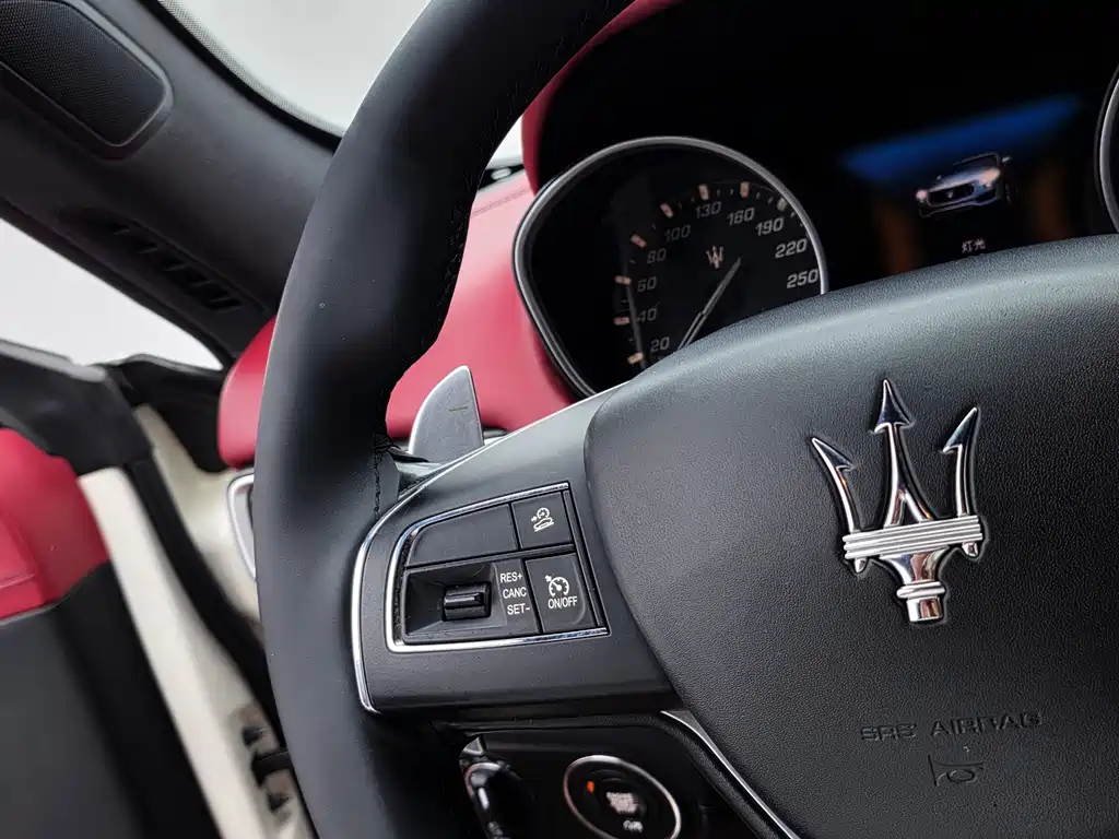 Maserati Levante — фото 20