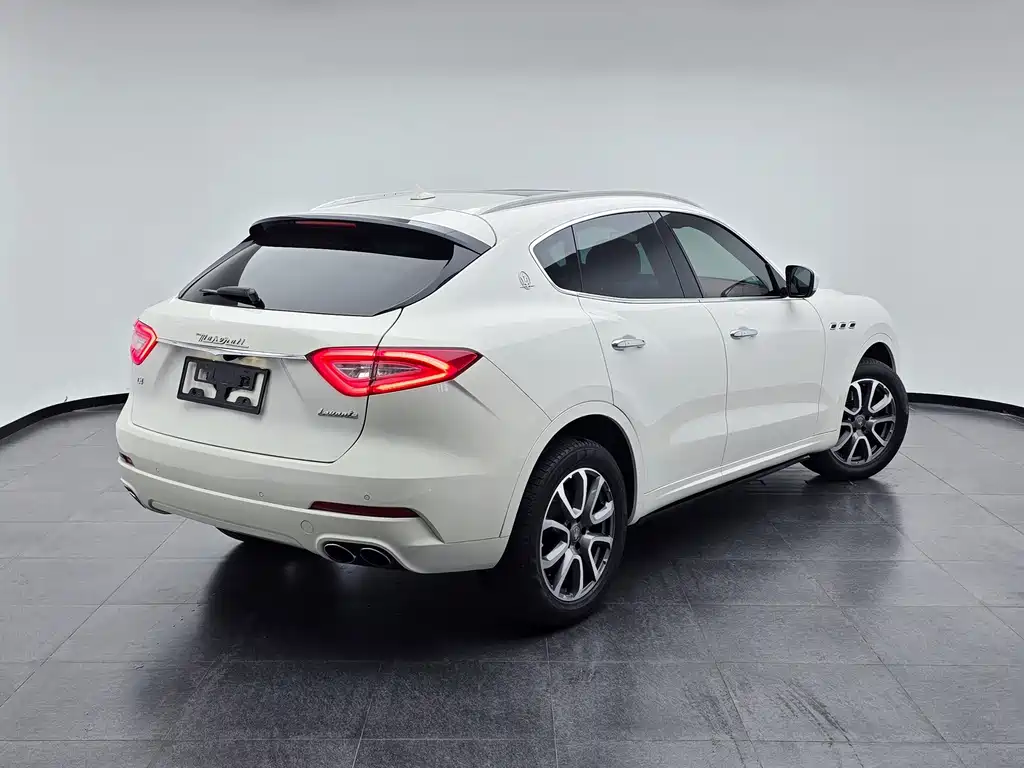 Maserati Levante — фото 6