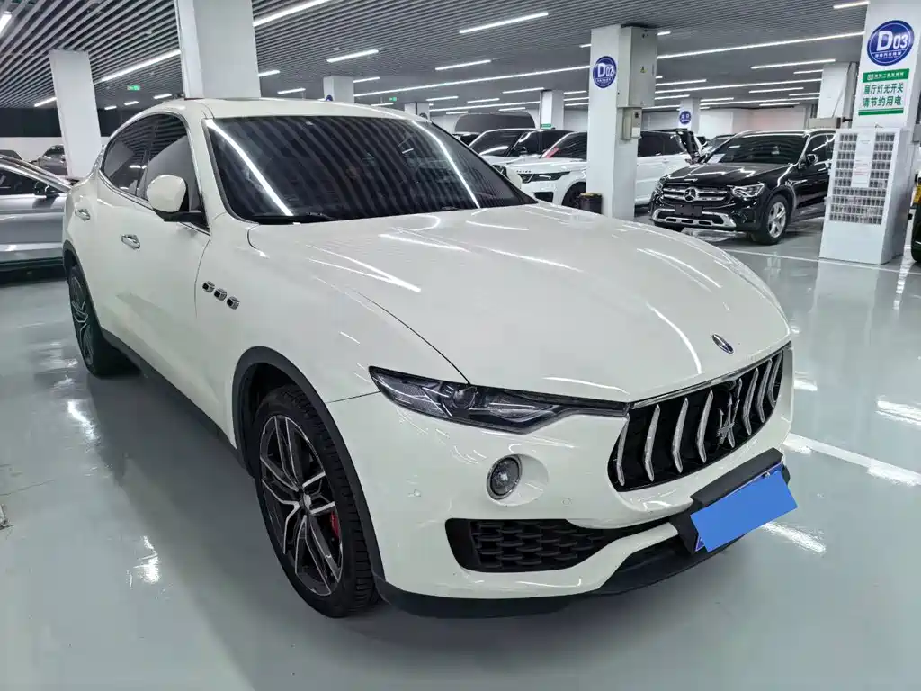 Maserati Levante — фото 3