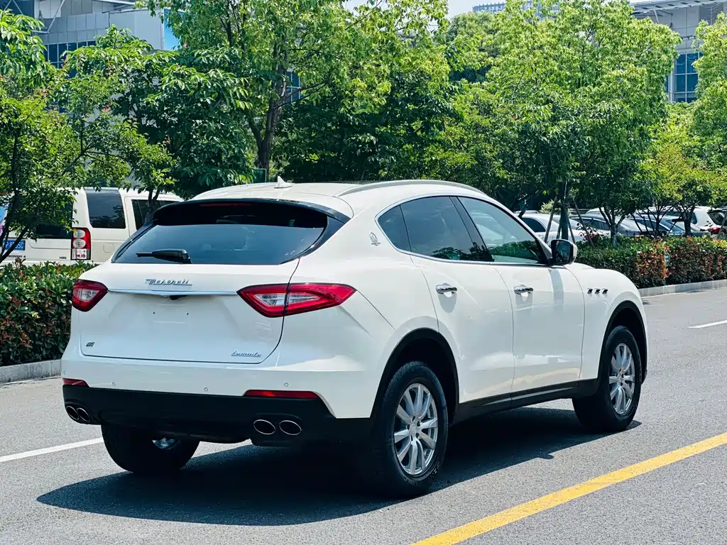 Maserati Levante — фото 11
