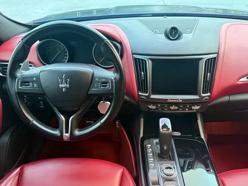 Maserati Levante — фото 6