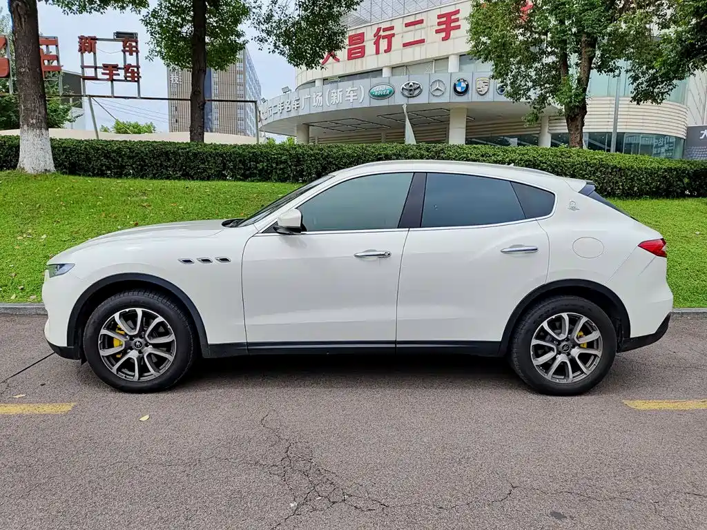 Maserati Levante — фото 3