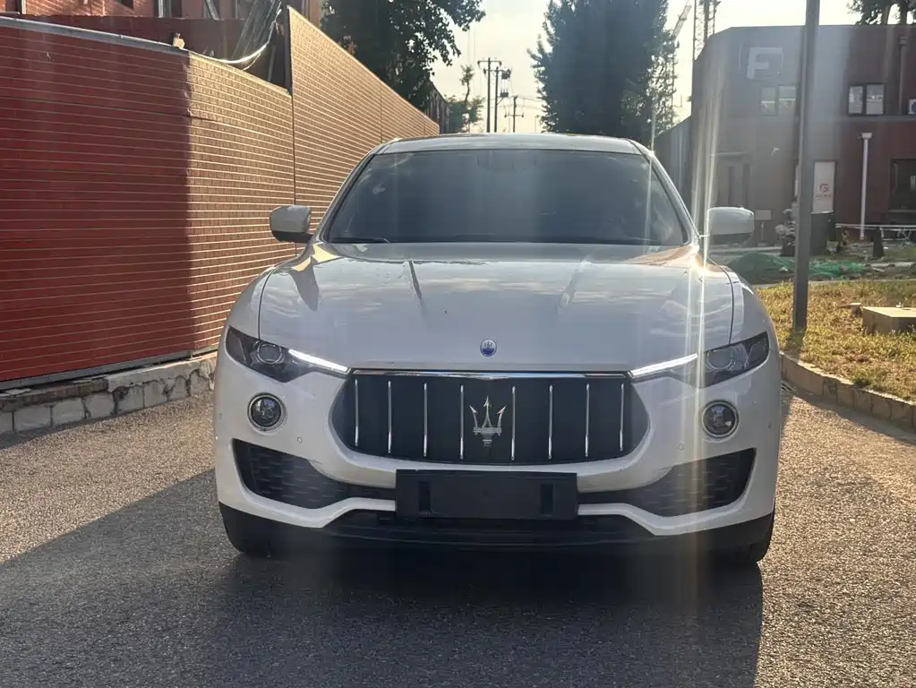 Maserati Levante — фото 2