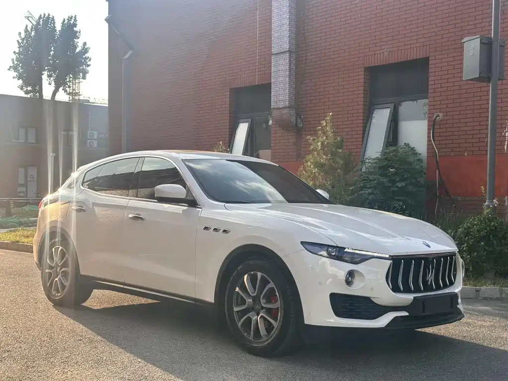 Maserati Levante — фото 3