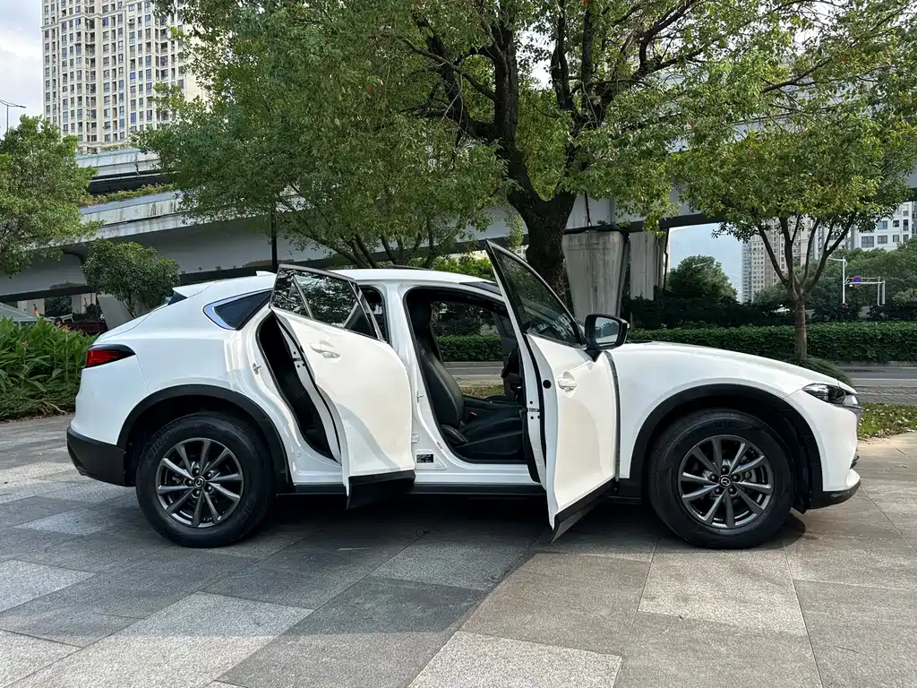 Mazda CX-4 — фото 2