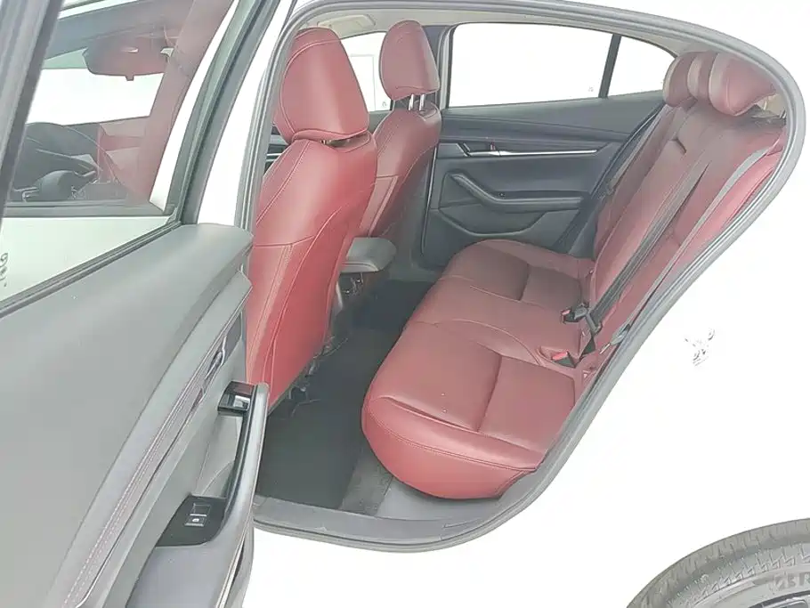 Mazda 3 Axela — фото 11
