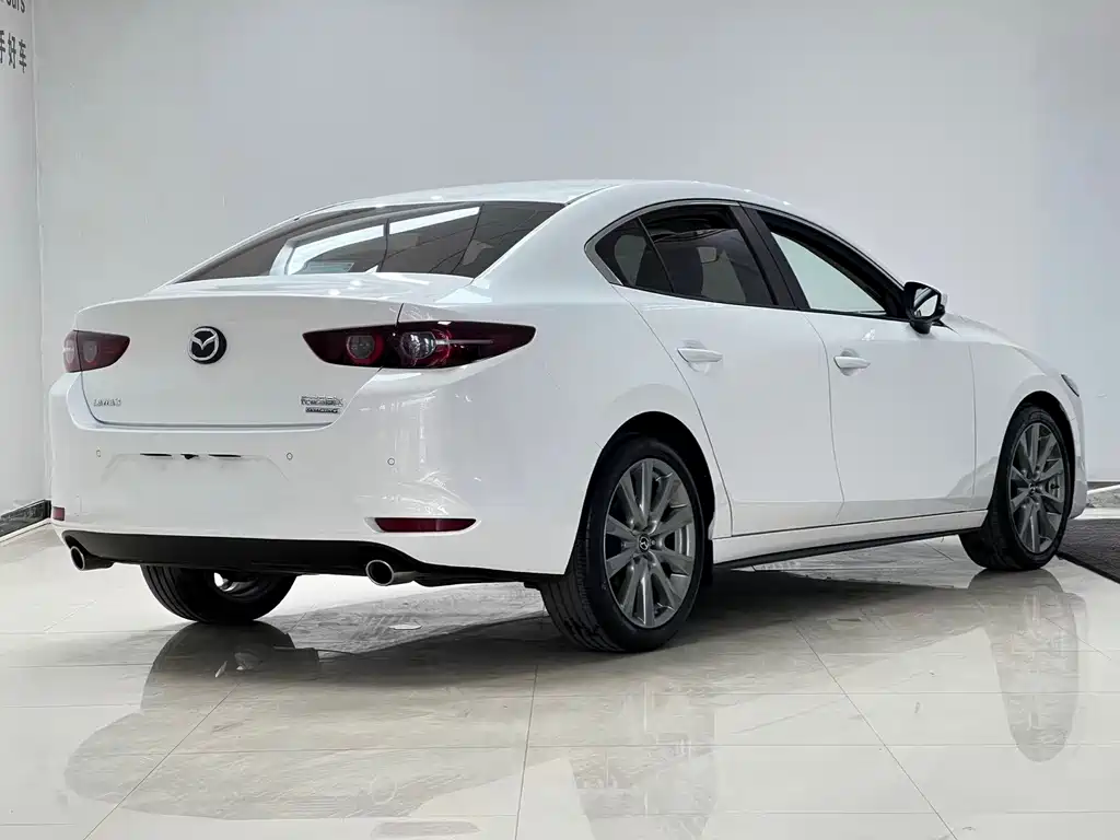 Mazda 3 Axela — фото 4