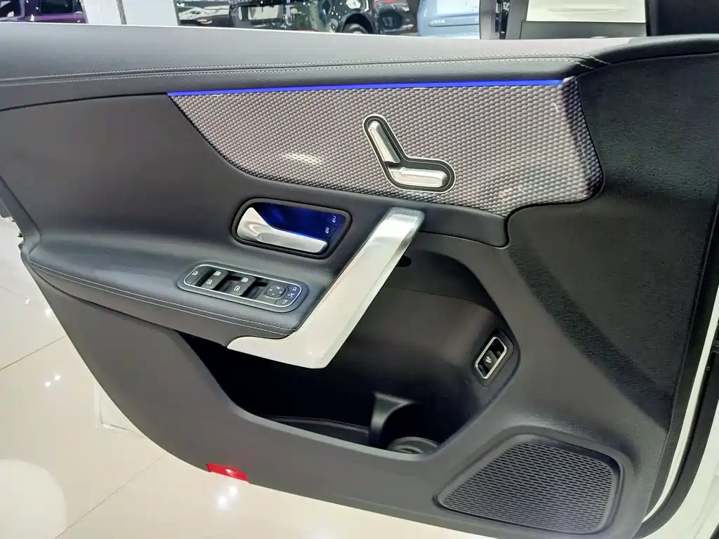 Mercedes-Benz A-Class — фото 15