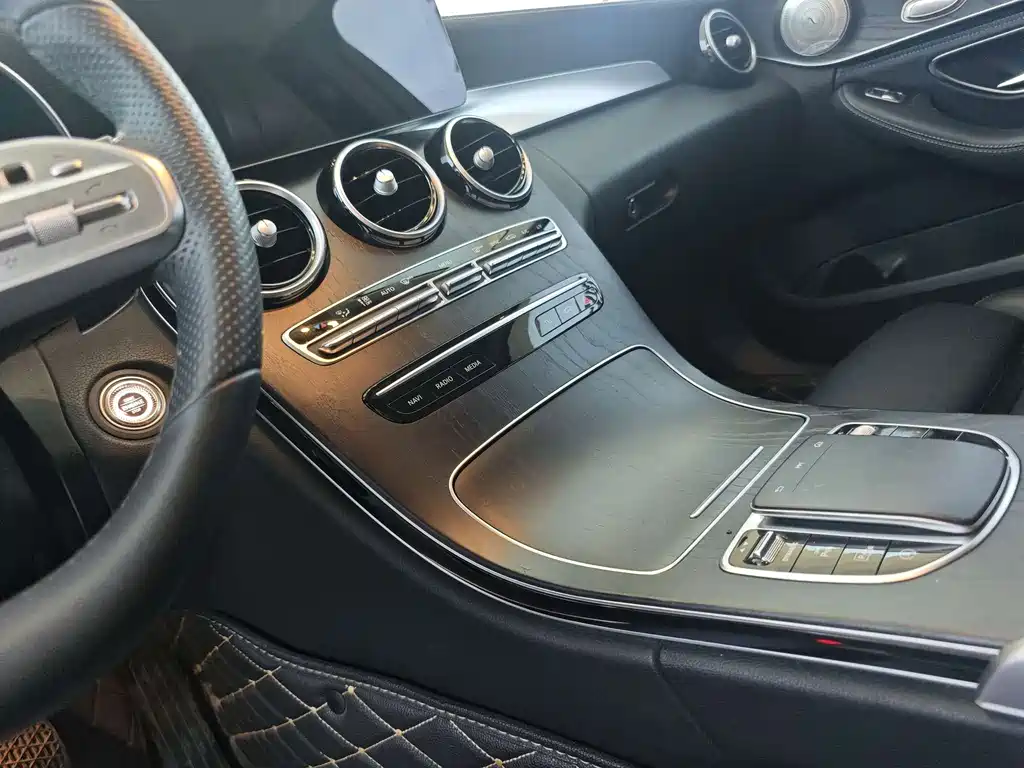 Mercedes-Benz C-Class — фото 11
