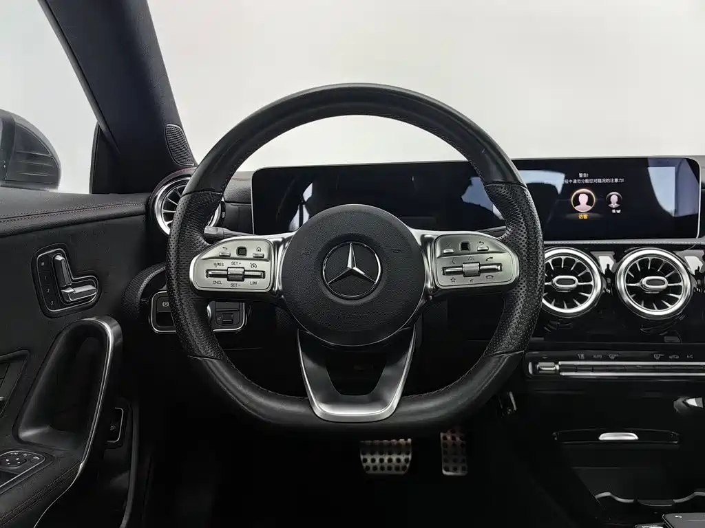 Mercedes-Benz CLA (Import) — фото 11