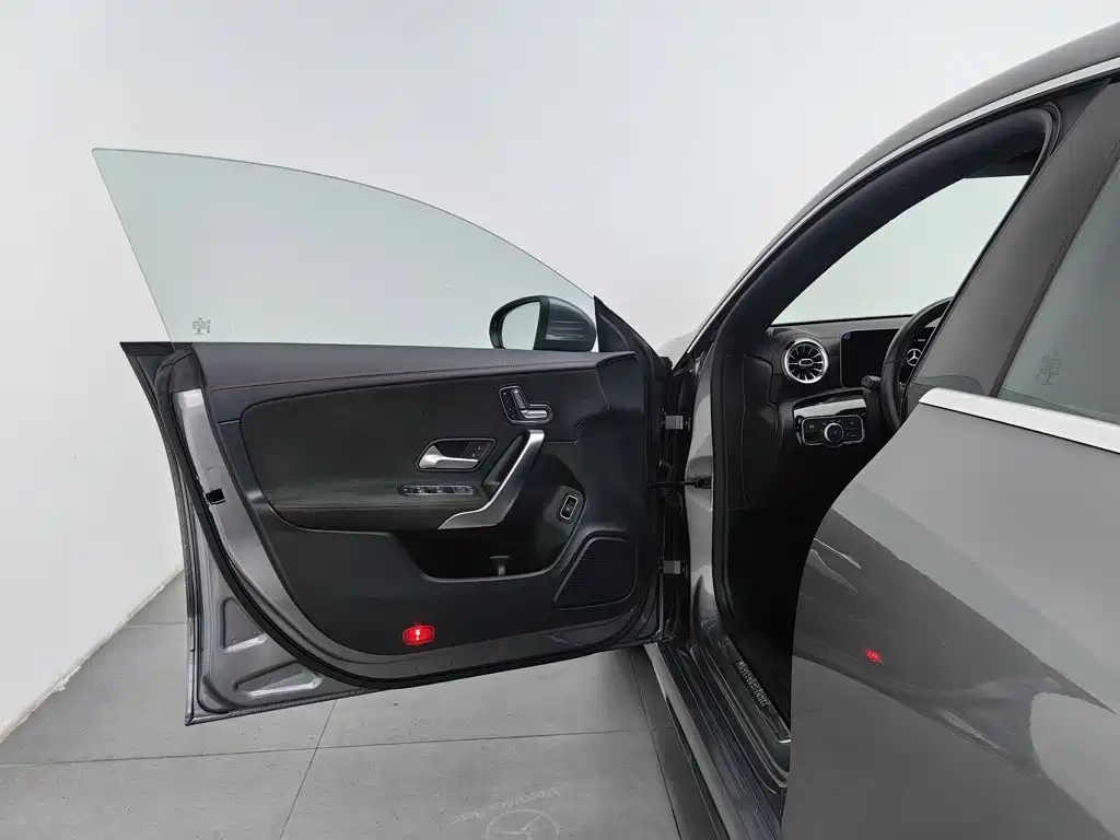 Mercedes-Benz CLA (Import) — фото 8