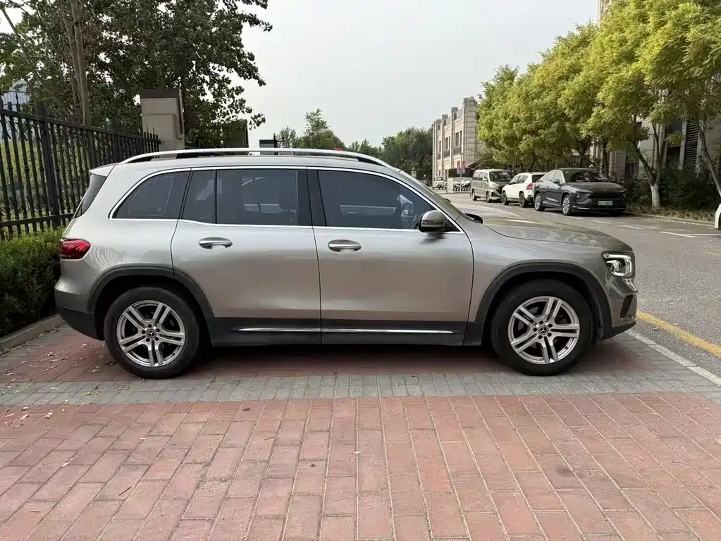 Mercedes-Benz GLB — фото 2