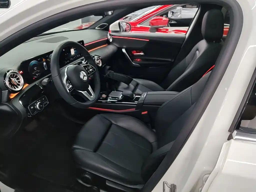 Mercedes-Benz A-Class — фото 11