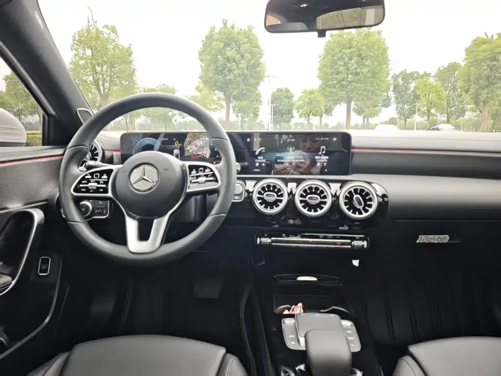 Mercedes-Benz A-Class — фото 17