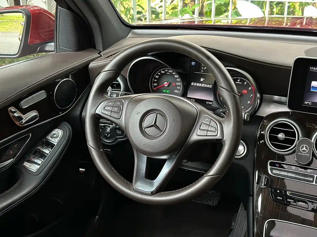 Mercedes-Benz GLC — фото 9