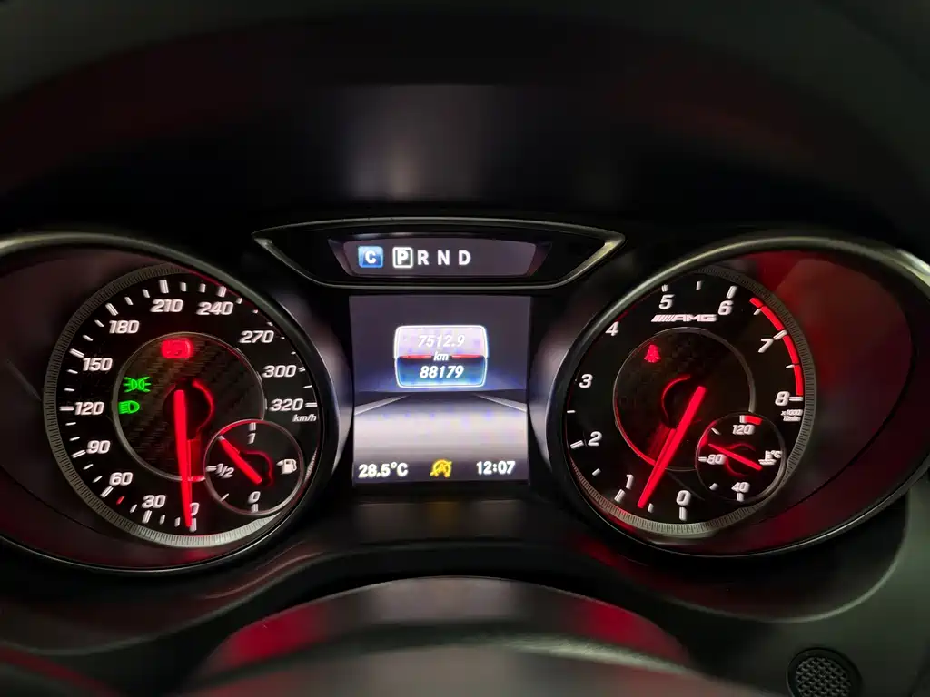 Mercedes-Benz GLA AMG — фото 7