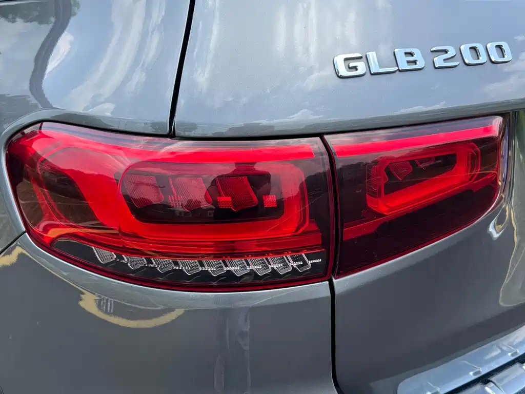 Mercedes-Benz GLB — фото 11