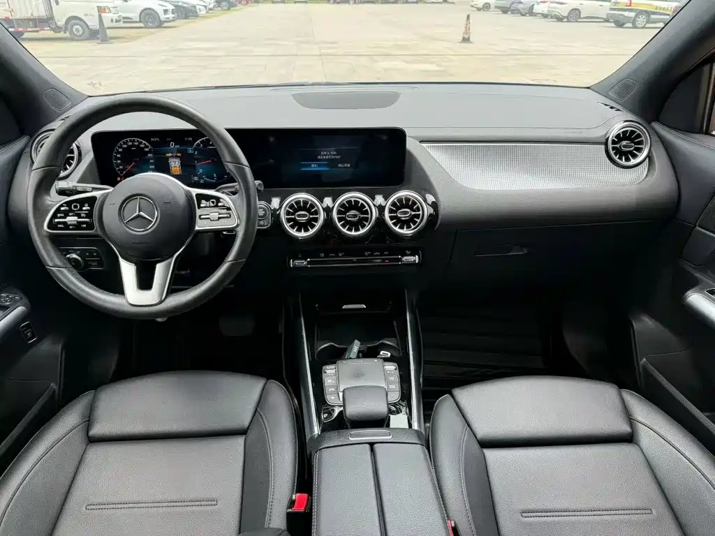 Mercedes-Benz GLA — фото 10