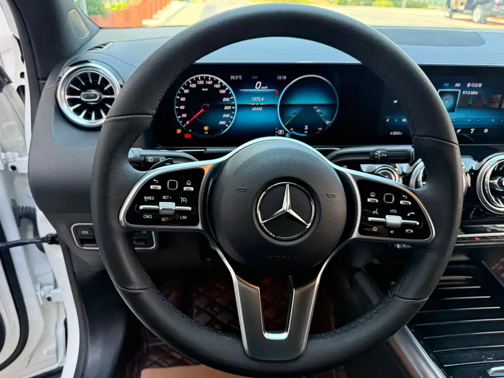 Mercedes-Benz GLA — фото 23