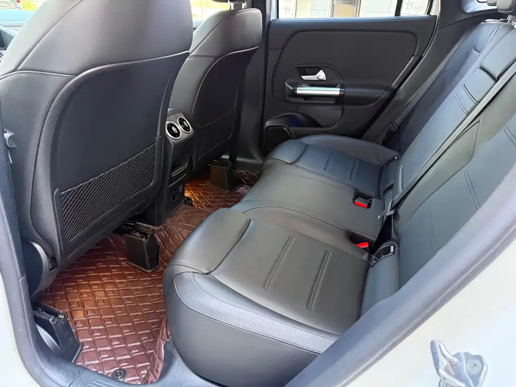 Mercedes-Benz GLA — фото 31