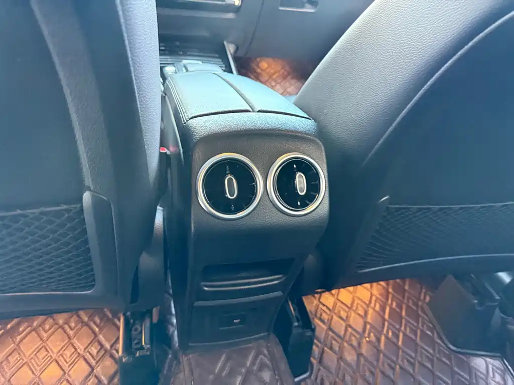 Mercedes-Benz GLA — фото 32