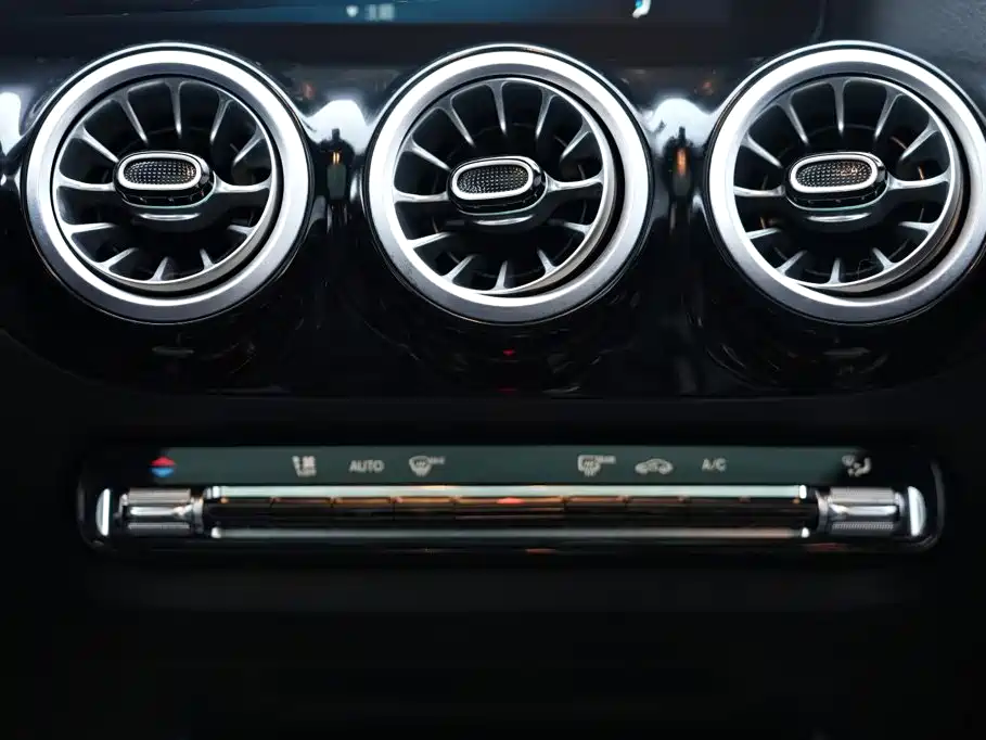 Mercedes-Benz GLA — фото 11