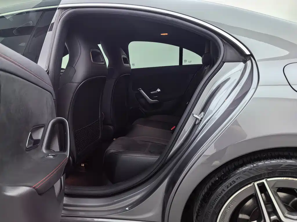 Mercedes-Benz CLA (Import) — фото 13