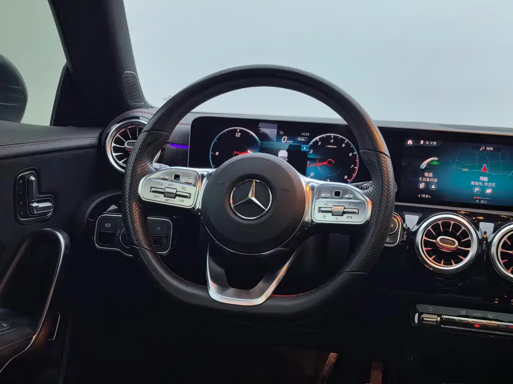 Mercedes-Benz CLA (Import) — фото 21