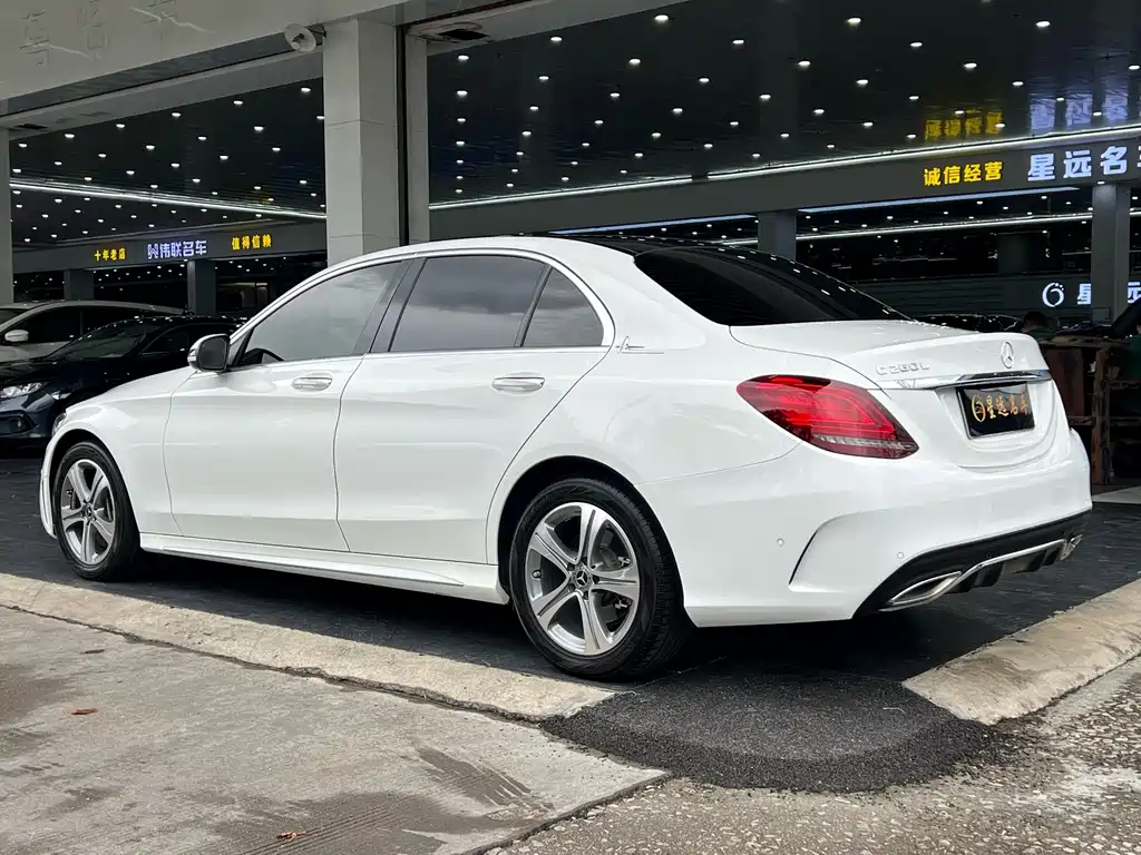 Mercedes-Benz C-Class — фото 17