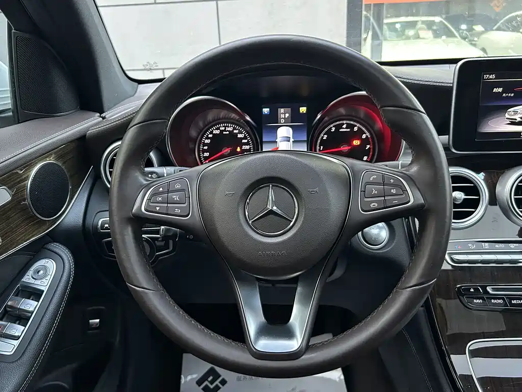 Mercedes-Benz GLC — фото 13