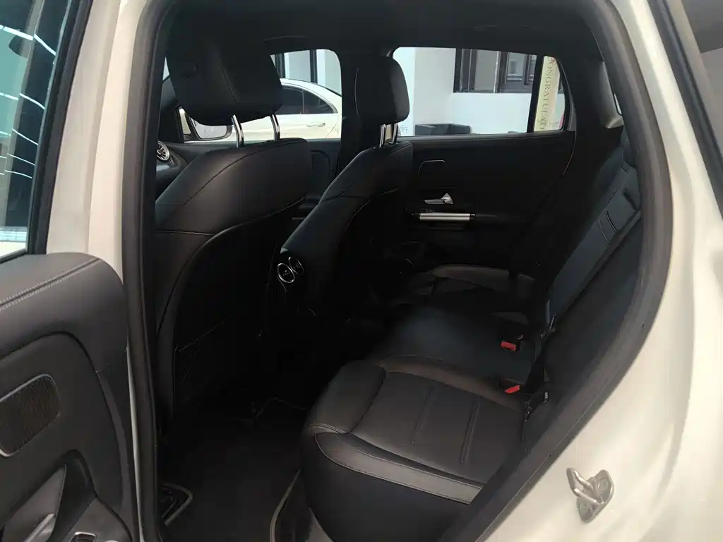 Mercedes-Benz EQA — фото 11