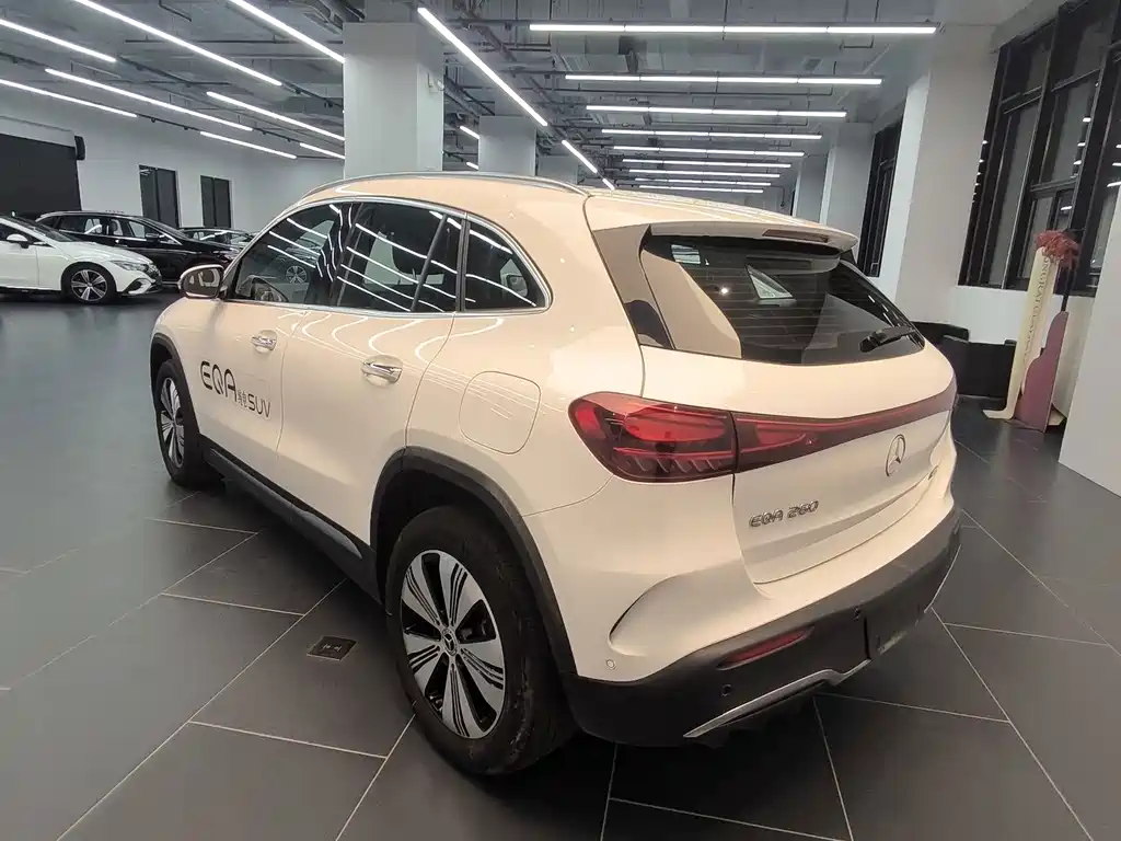 Mercedes-Benz EQA — фото 4