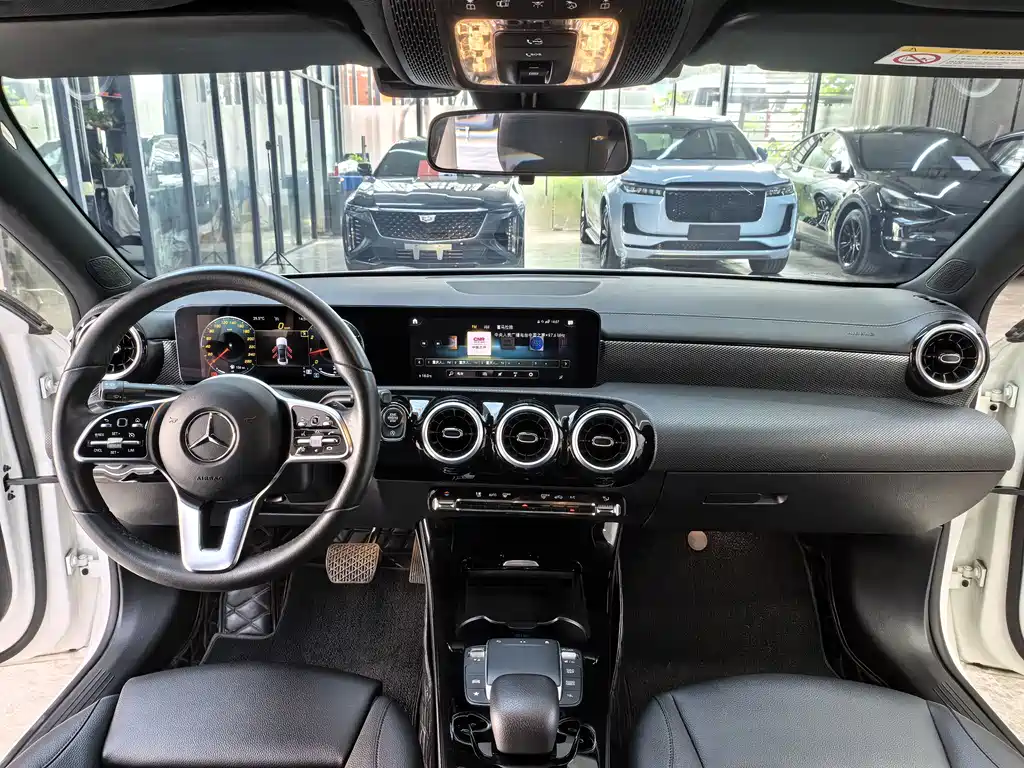 Mercedes-Benz A-Class — фото 17