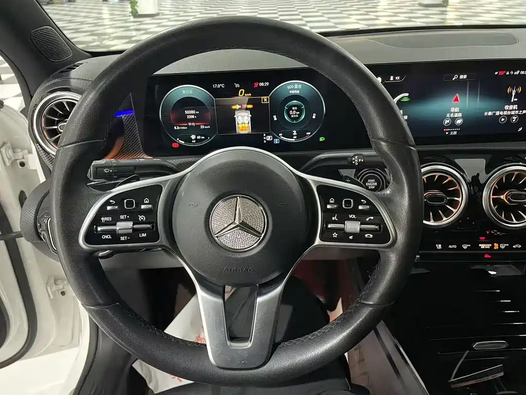 Mercedes-Benz A-Class — фото 14