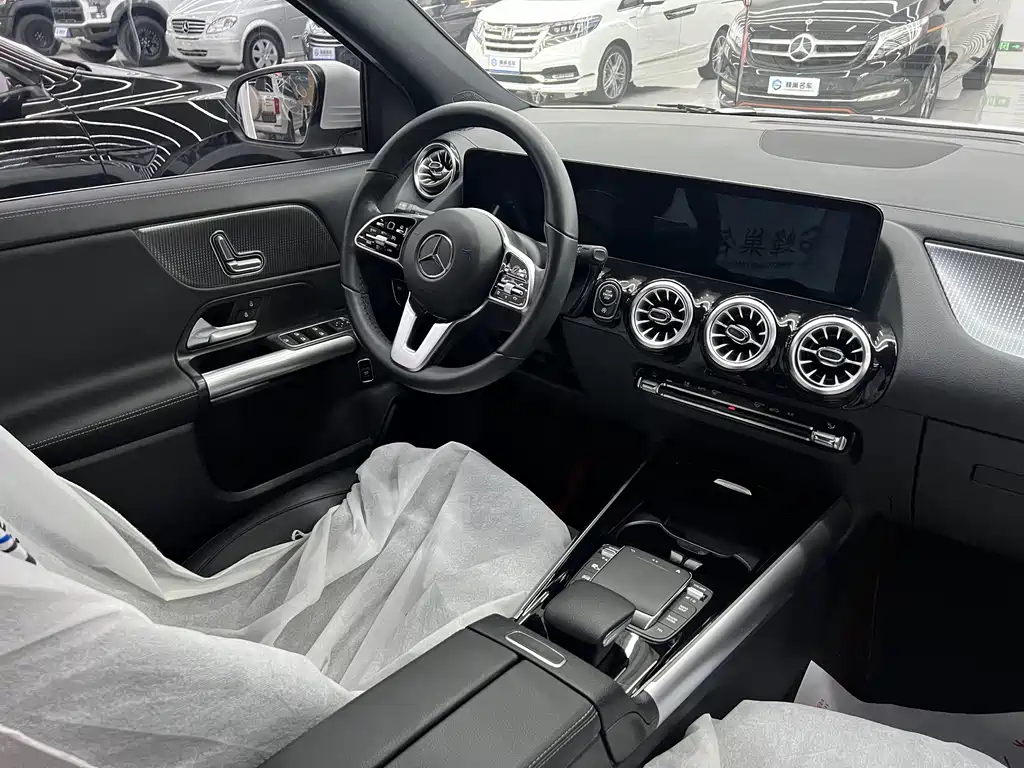 Mercedes-Benz GLA — фото 7