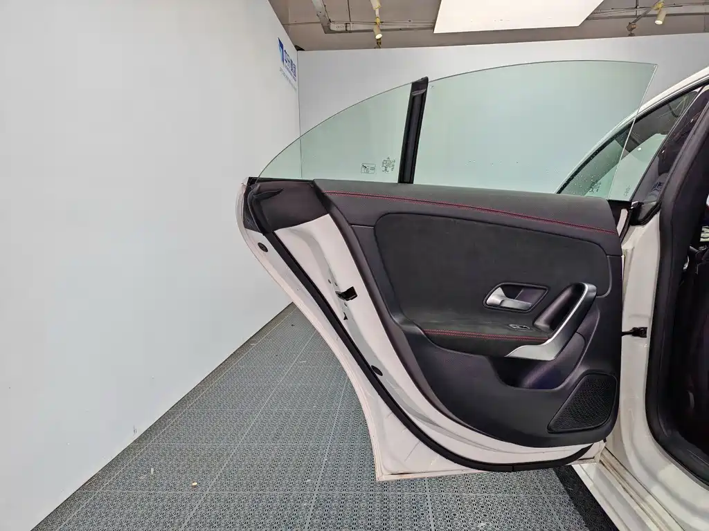 Mercedes-Benz CLA (Import) — фото 14