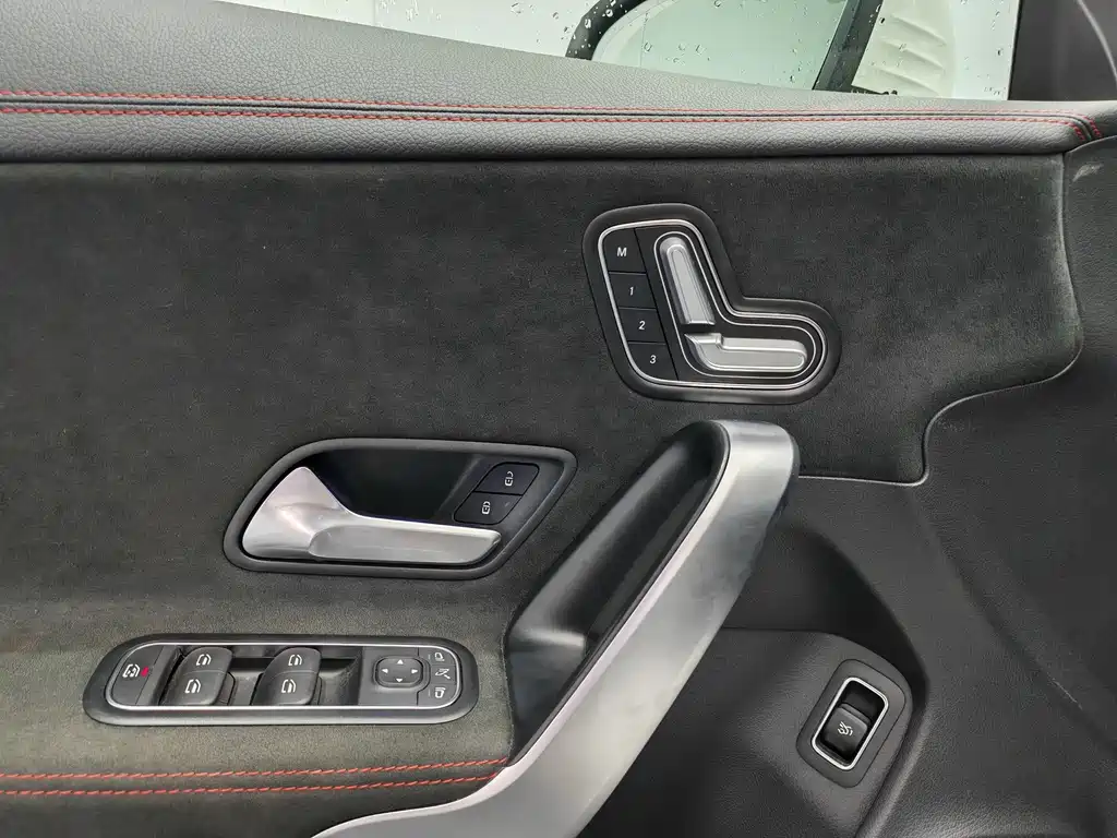 Mercedes-Benz CLA (Import) — фото 17