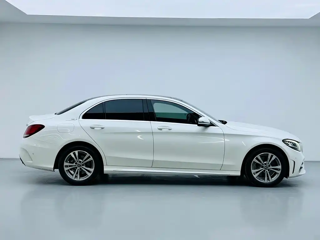 Mercedes-Benz C-Class — фото 7