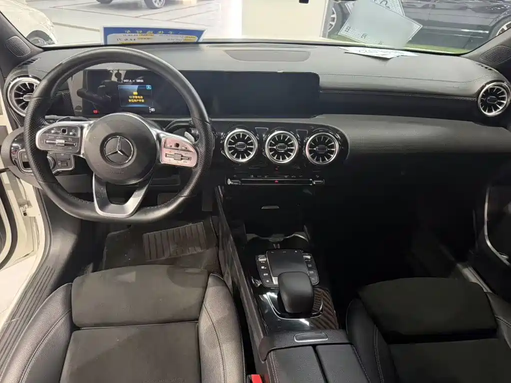 Mercedes-Benz A-Class — фото 14