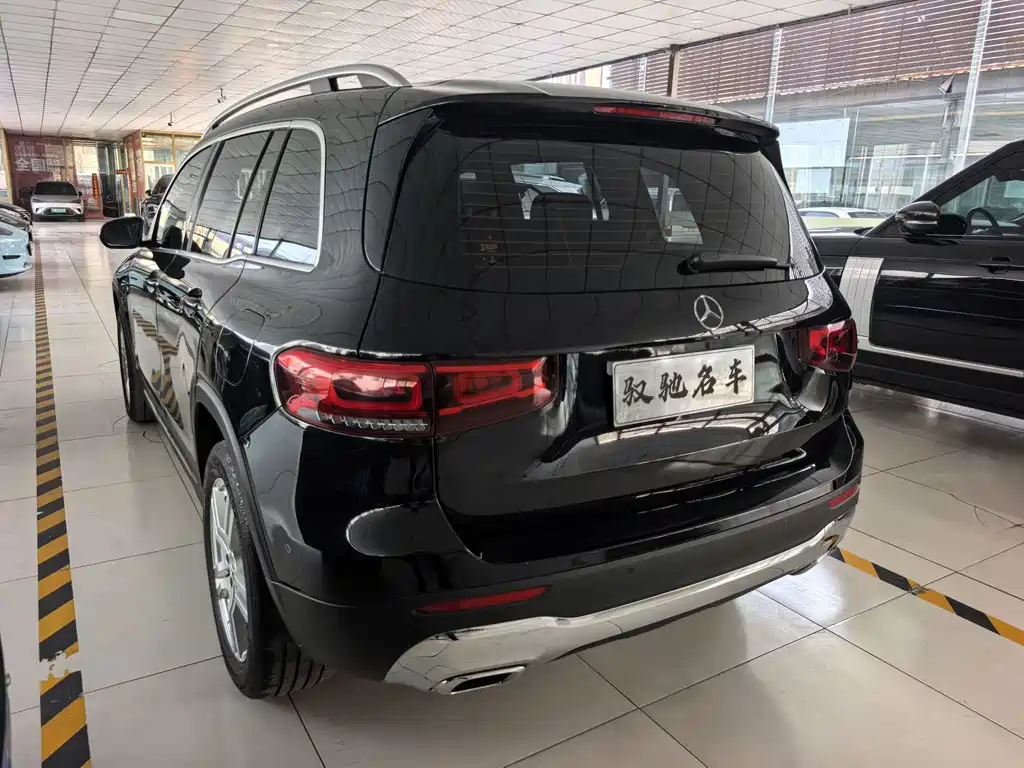 Mercedes-Benz GLB — фото 14