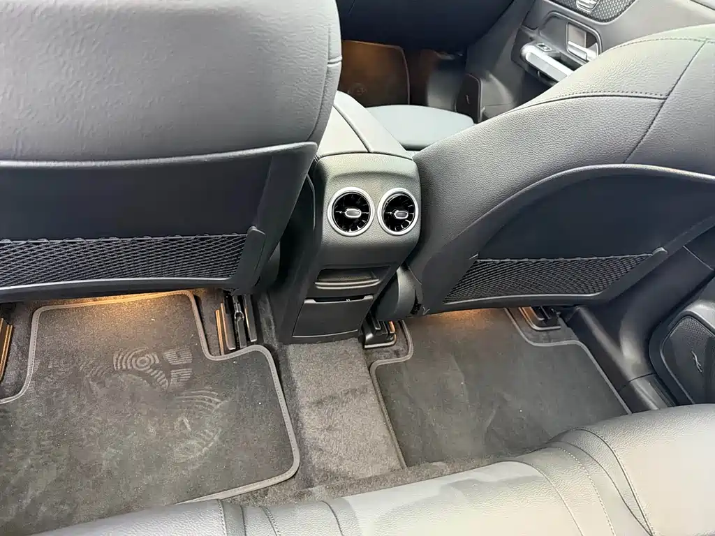 Mercedes-Benz EQB — фото 13