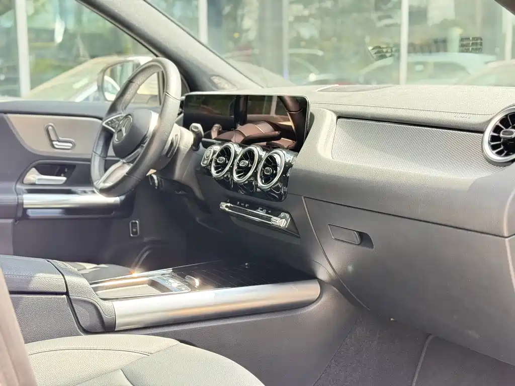 Mercedes-Benz GLA — фото 27