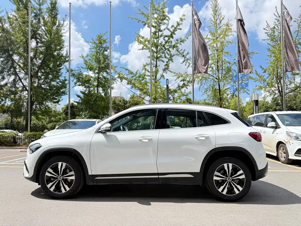 Mercedes-Benz GLA — фото 8